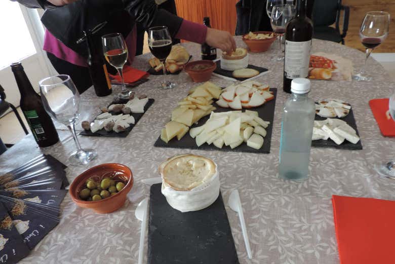 Provando queijos da província de Cáceres