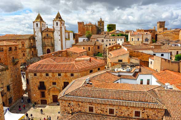 Tour de Cáceres al completo con entradas