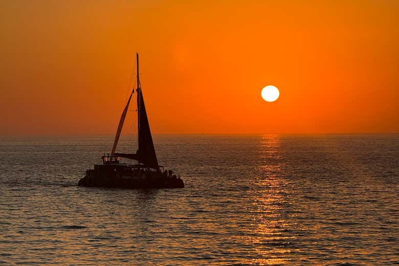 Navegando na Baía de Cádiz ao entardecer