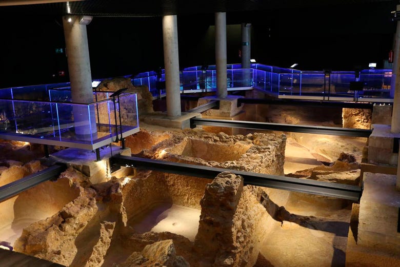 Parcourir le site archéologique de Gadir