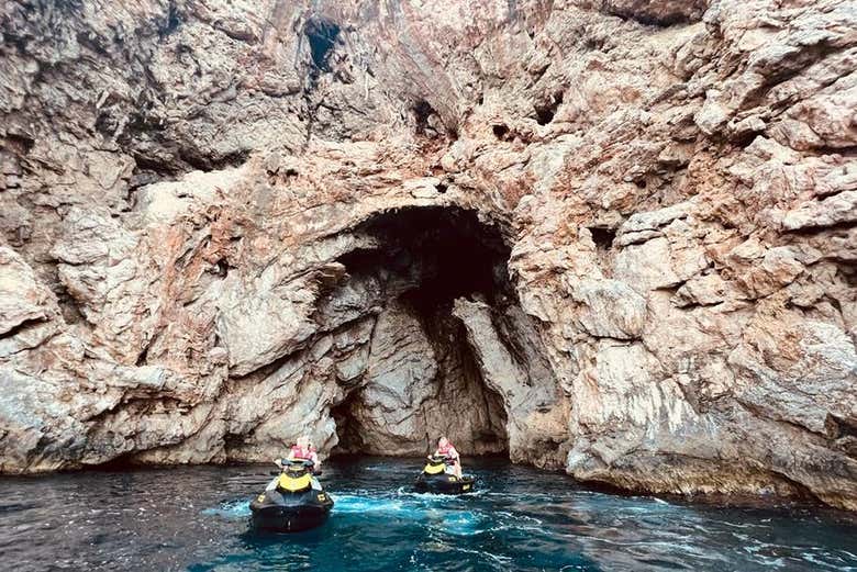 Gruta do León Marino