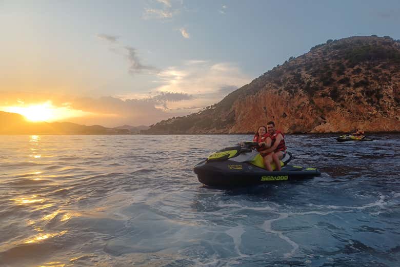 Navigando alla luce del tramonto
