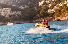 Tour en moto de agua por la cueva del León Marino