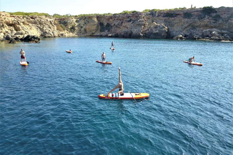 Facendo paddle surf a Cala Codolar