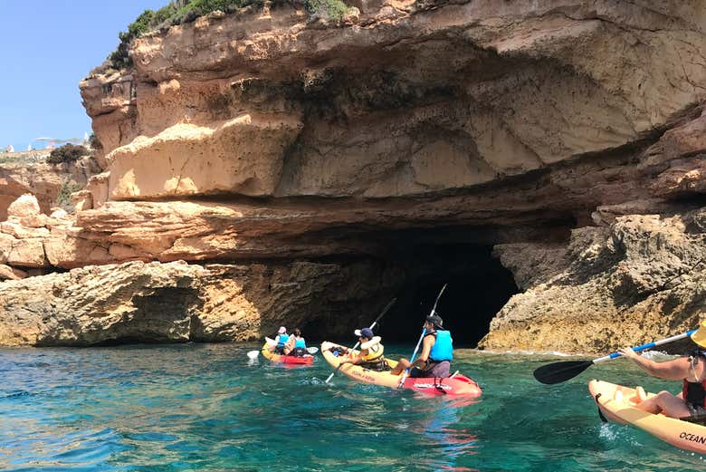 Aguas turquesas de la cala