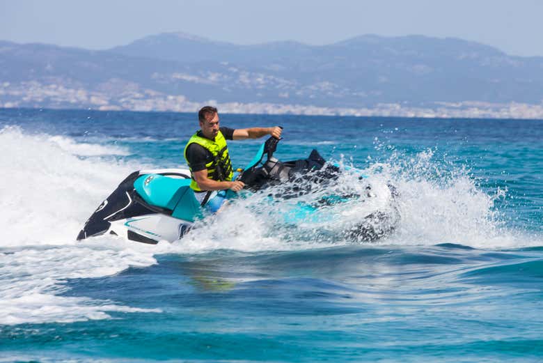 Acelerando con la moto de agua