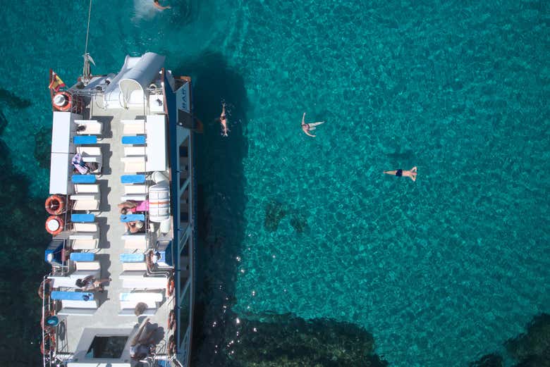 Disfrutando de un baño en el sur de Menorca