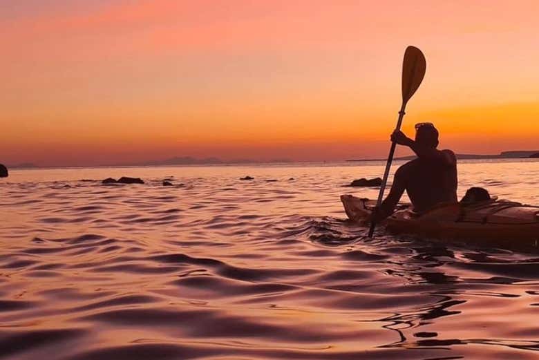 Disfrutando del Mediterráneo al atardecer