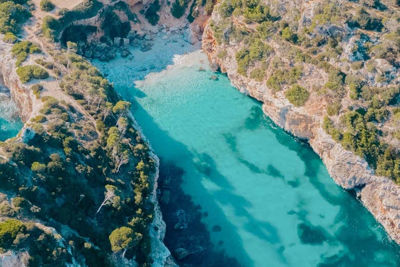 Vista aérea de una de las calas del sureste de Mallorca