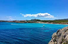 Alquiler de lancha sin licencia en Cala Nova 