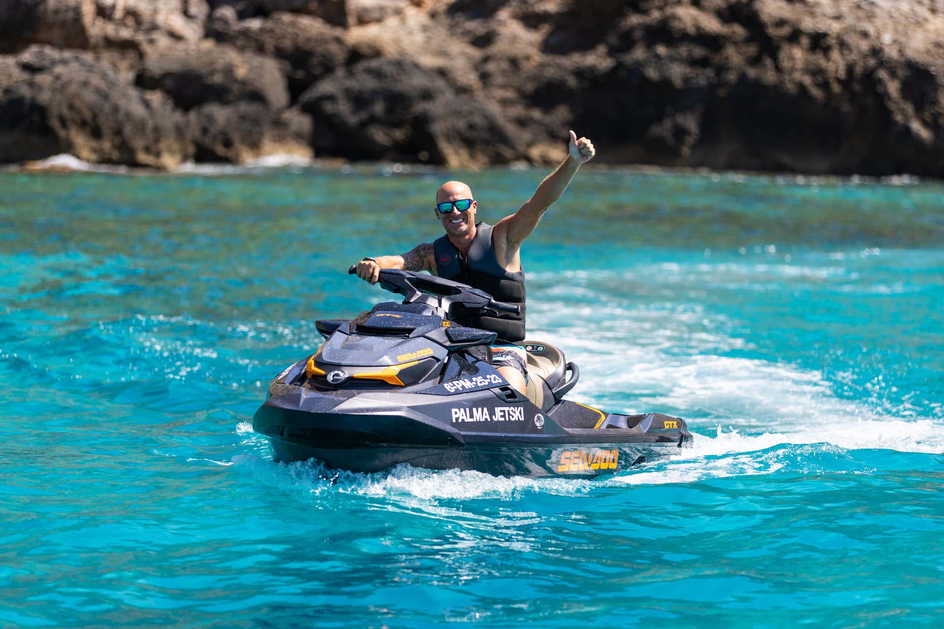 Location de jet-skis à Cala Nova