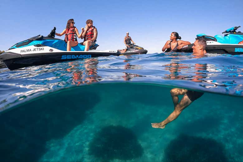 Durante il tour in moto d'acqua