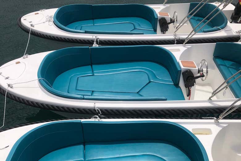 Lanchas en Cala Nova