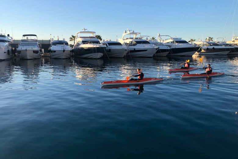 Remando los kayaks
