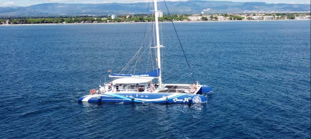 Paseo en catamarán con barbacoa y snorkel