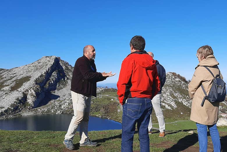 Ascoltando le spiegazioni della guida