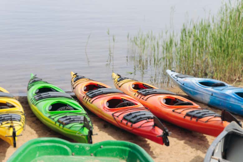 Kayak pronti per l'escursione