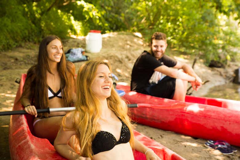 Tutti pronti per la discesa in kayak