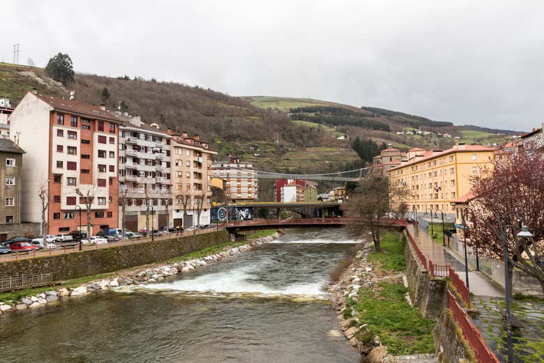 Río Narcea a su paso por Cangas