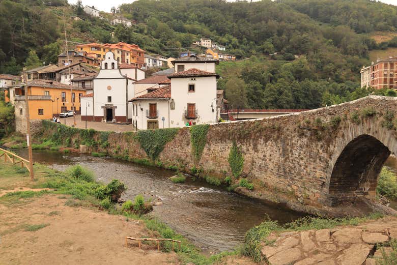 Puente medieval de Cangas del Narcea