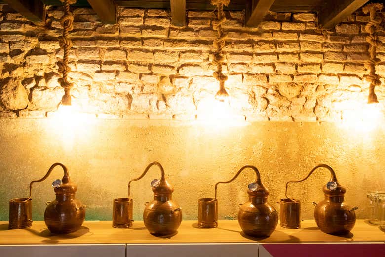 Veremos uma exposição de alambiques de cobre