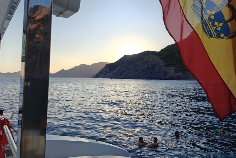 Atardeciendo en el mar