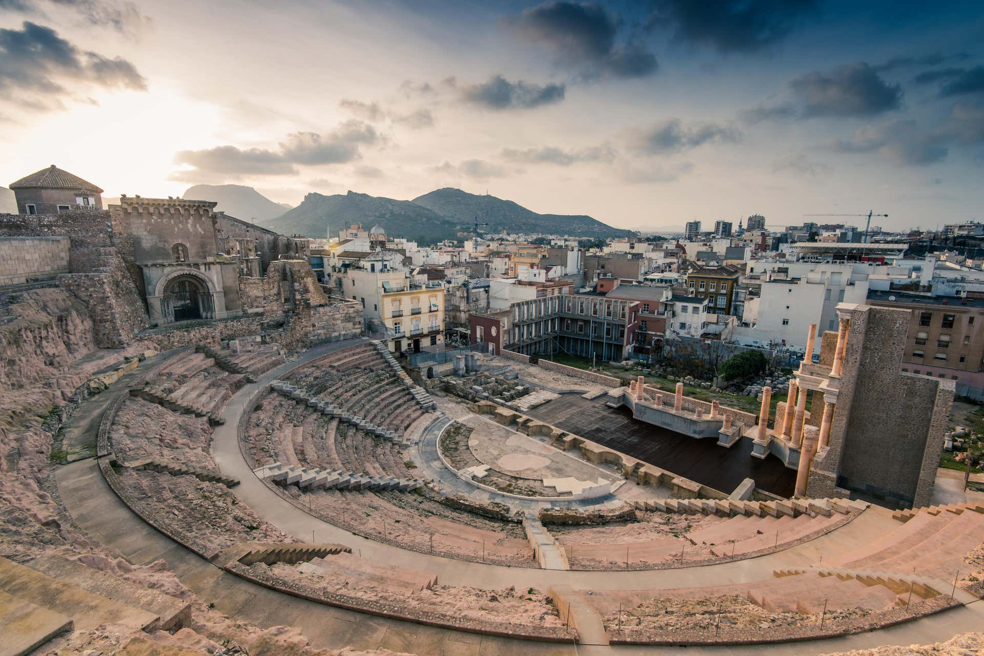 Tour por el Teatro Romano, el Museo Foro Romano Molinete y la Casa de la Fortuna