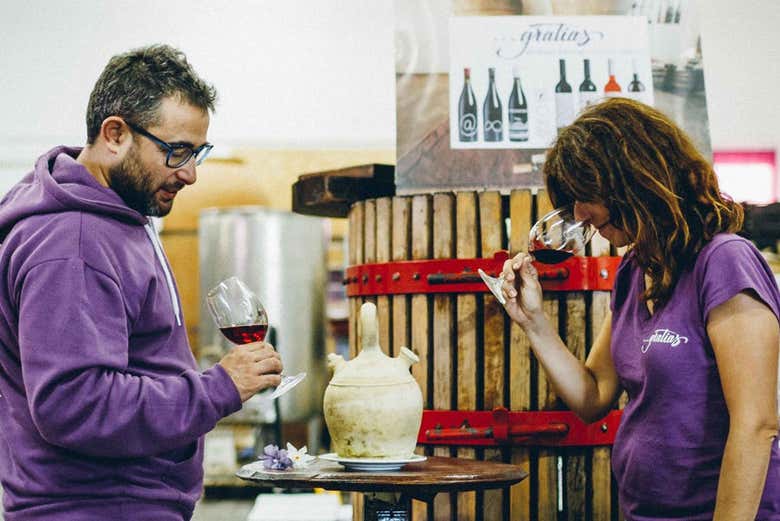 Probando el vino