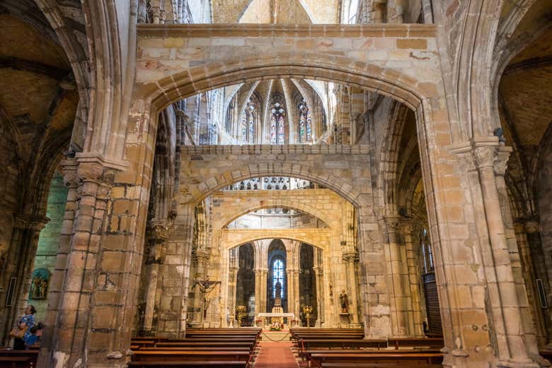 Visitando o interior da igreja