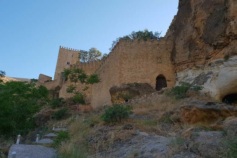 Le mura esterne del castello