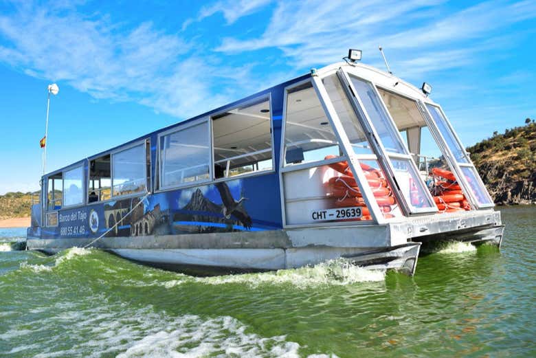 Barco preparado para a travessia