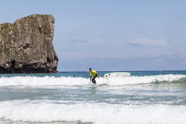 Profitez du cours de surf à Celorio