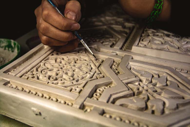 Un artisan à l'oeuvre