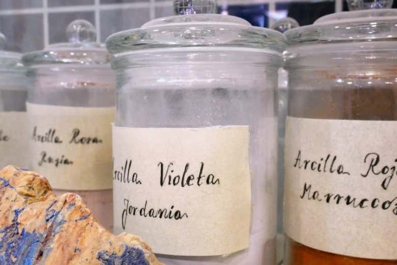 Matériaux de l'atelier d'artisanat nasride