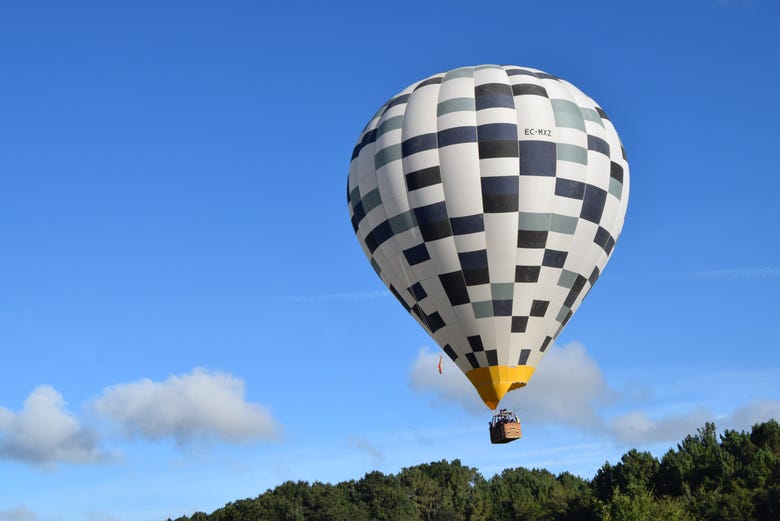 Hot air balloon ride over Ribeira Sacra