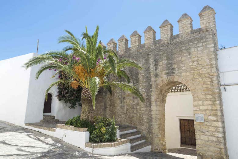 Contemplando las murallas de Vejer