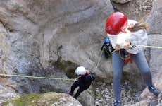 Descente en rappel au canyon sec d’Almadenes