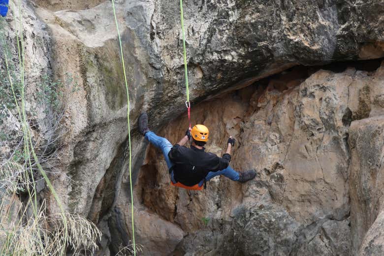 Calandosi nel canyon Almadenes