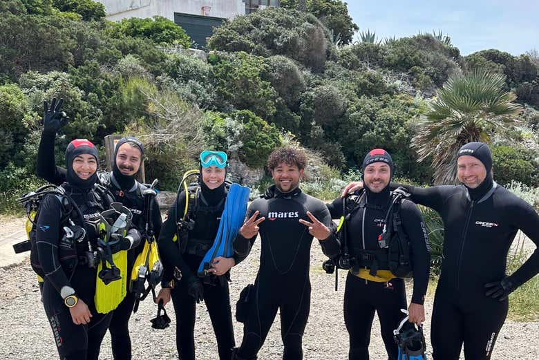 Felicidad pura tras las inmersiones increíbles del curso Open Wa