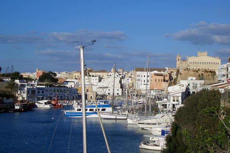 Vistas del puerto de Menorca