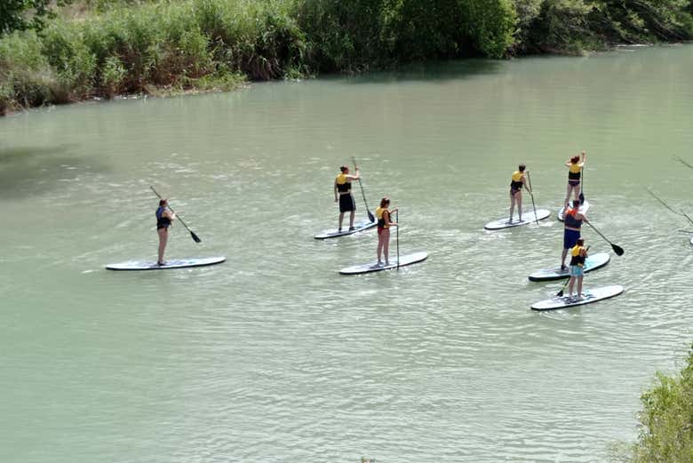 Practicando paddle surf