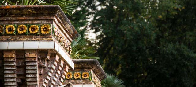 Entrada al Capricho de Gaudí