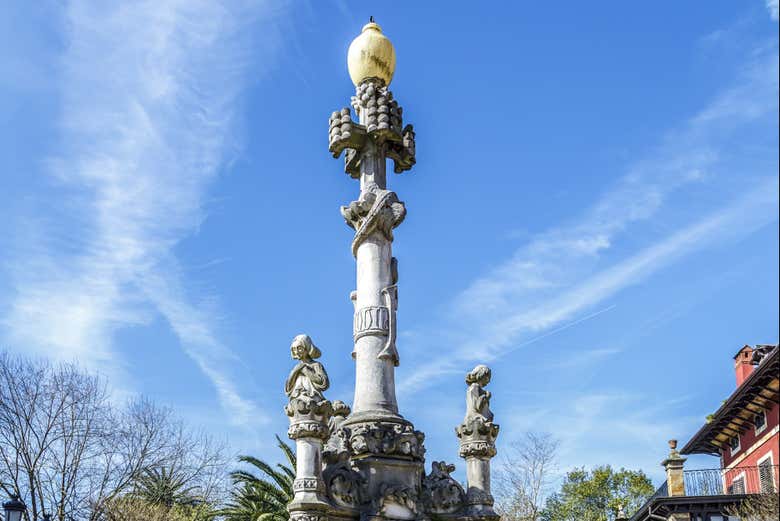Recorriendo la plaza Joaquín del Piélago