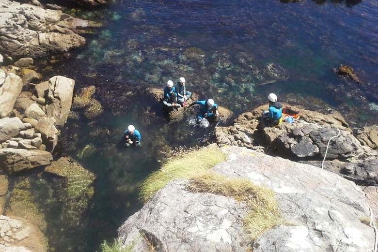 Descansando en las rocas
