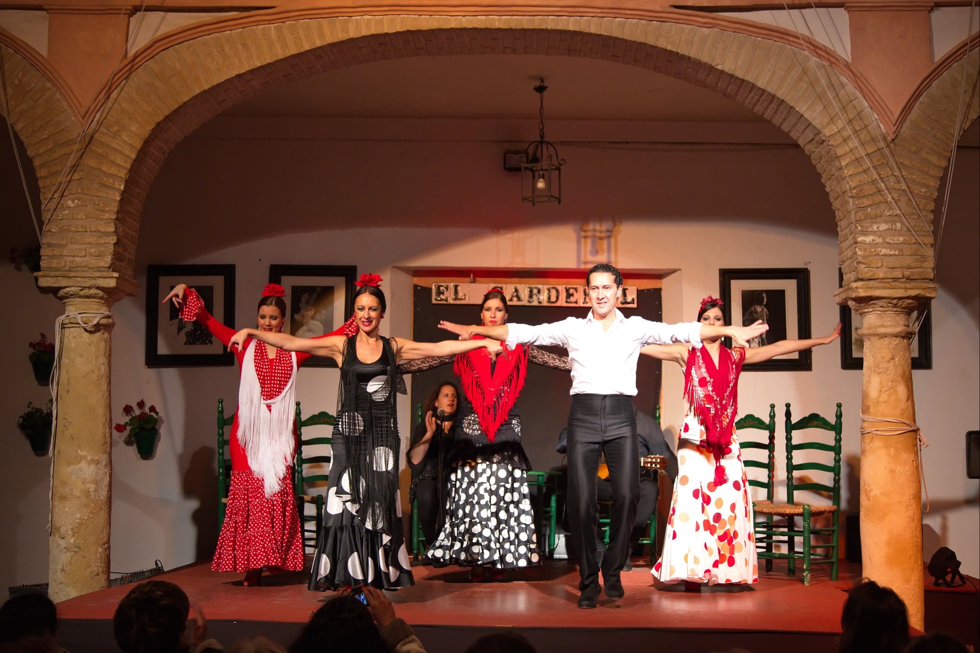 Espetáculo flamenco no tablao El Cardenal