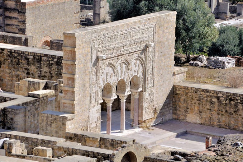 Gli archi di Madīnat al-Zahrāʾ