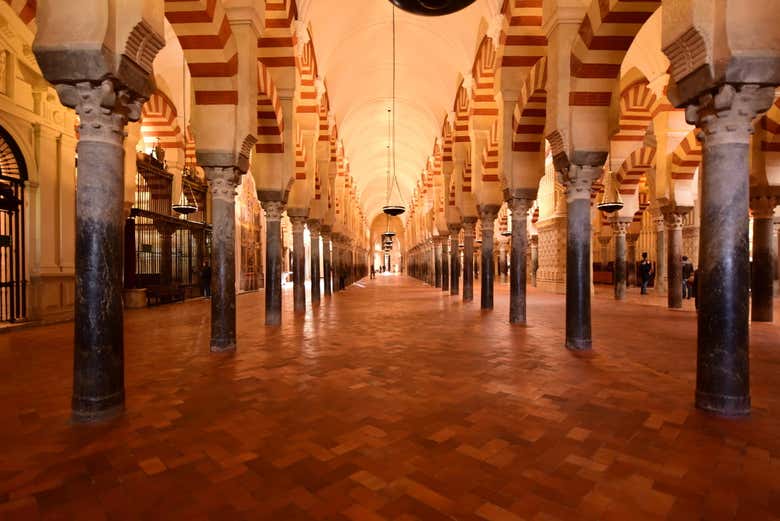 Recorriendo la Mezquita
