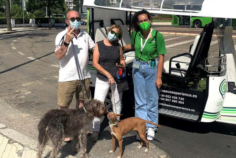 Las mascotas son más que bienvenidas en nuestro tuk tuk