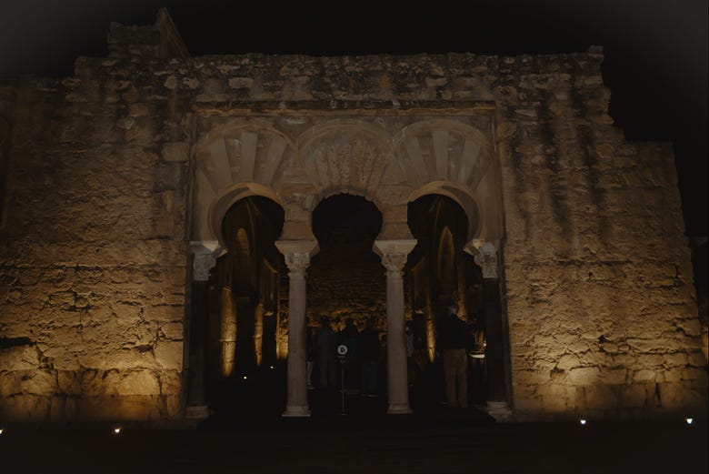 Tour nocturno por Medina Azahara