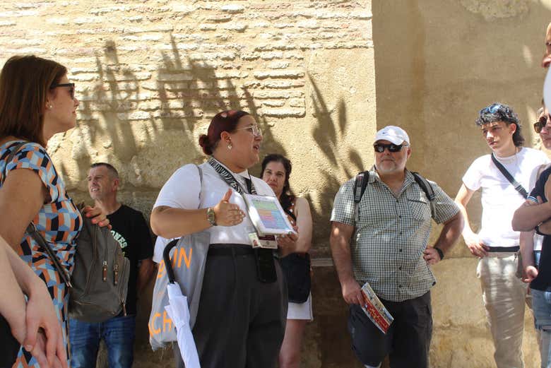 Disfrutando de la visita por la judería de Córdoba